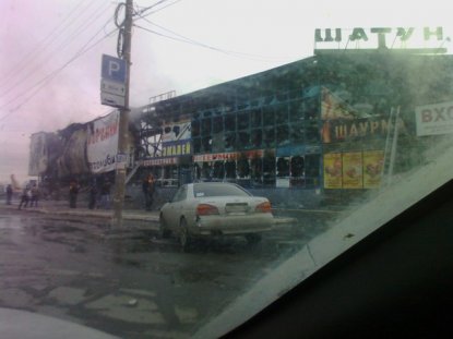 Пожар уничтожил авторынок и бар в Новосибирске